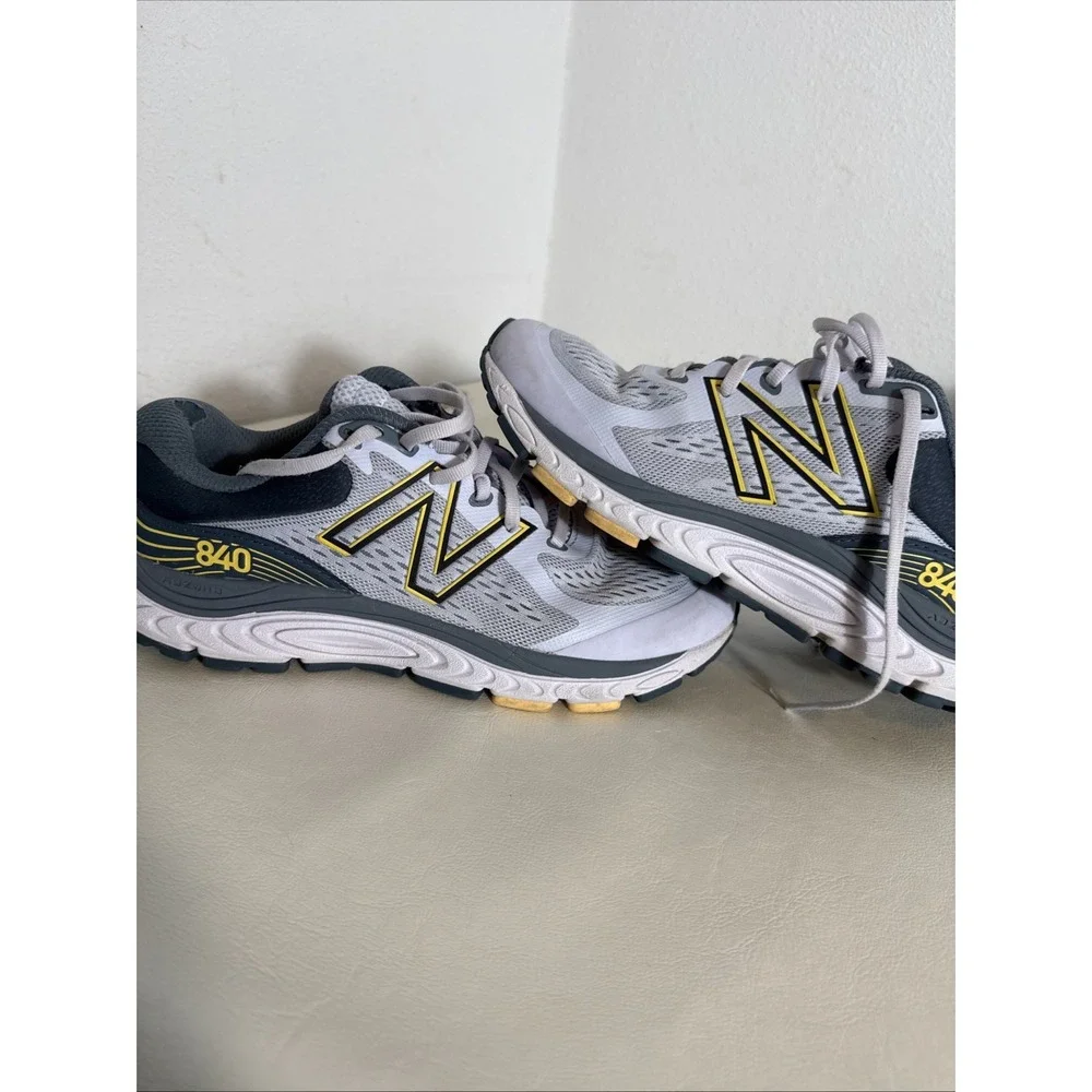 New Balance 840 Grey White Yellow Running Shoes ABZORB Women 9 READ DESCRIPTION